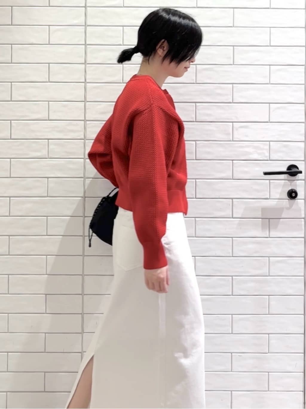 しおりさんの「OPAQUE.CLIP｜メッシュニットカーディガン【洗濯機OK】」を使ったコーディネート