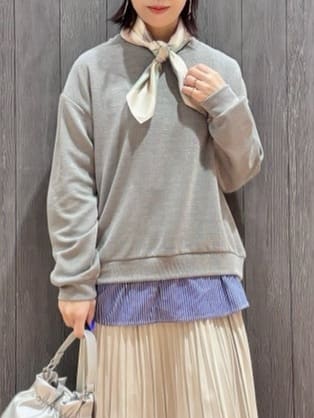meiさんの「SHOO･LA･RUE｜【洗濯機可/S-LL】きれいめにもカジュアルにも スエードライク プリーツスカート」を使ったコーディネート