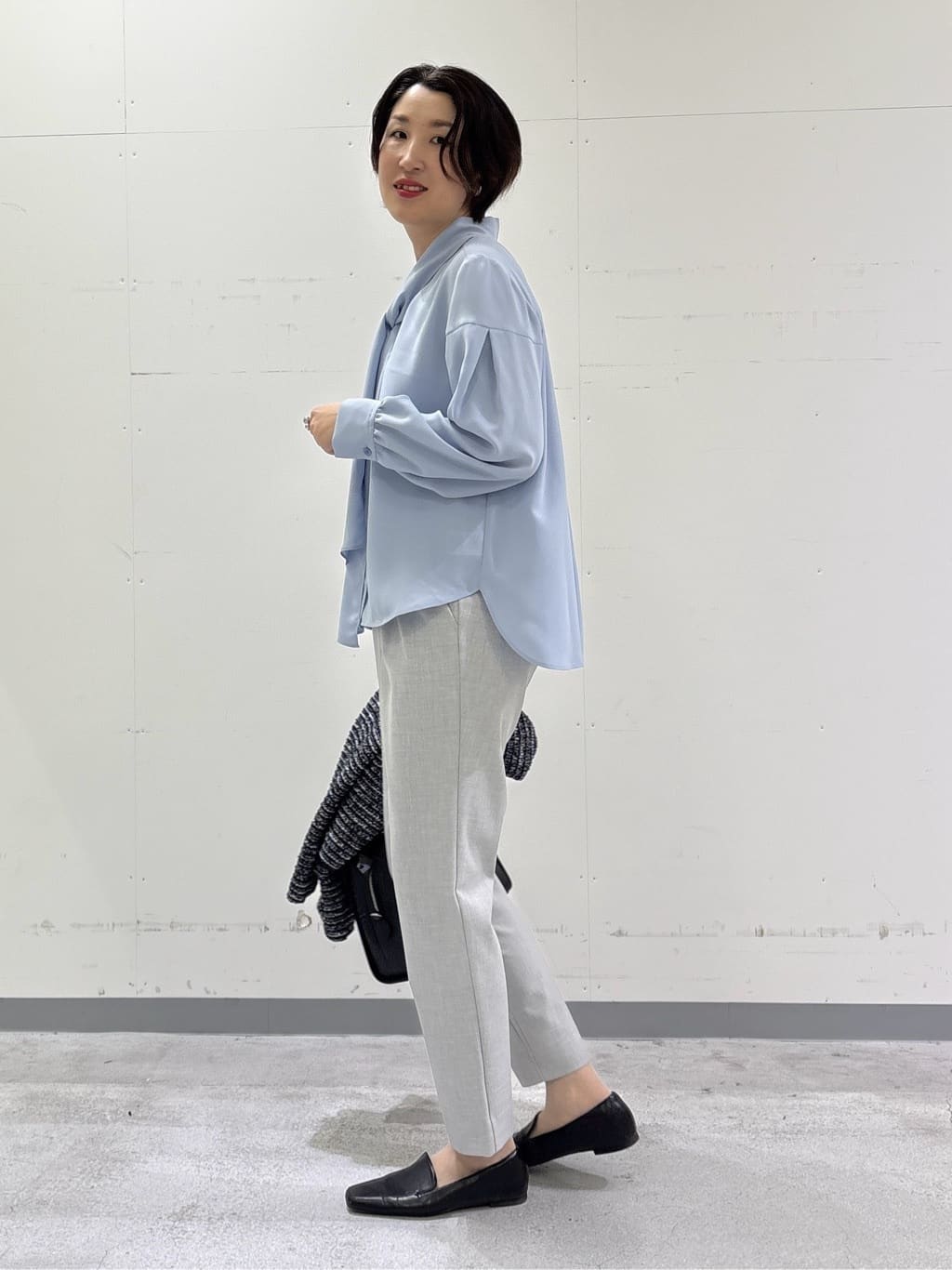 yuriさんの「INDIVI｜【洗える】ジョーゼットボウタイブラウス」を使ったコーディネート