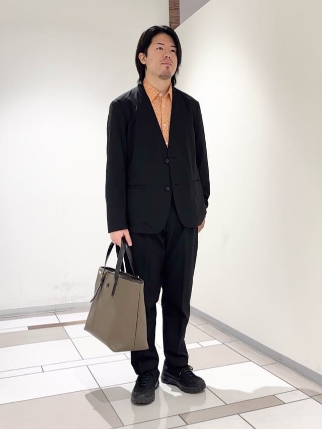 及川さんの「TAKEO KIKUCHI｜【ON／OFF兼用】CARREMANファブリック ノーカラージャケット」を使ったコーディネート