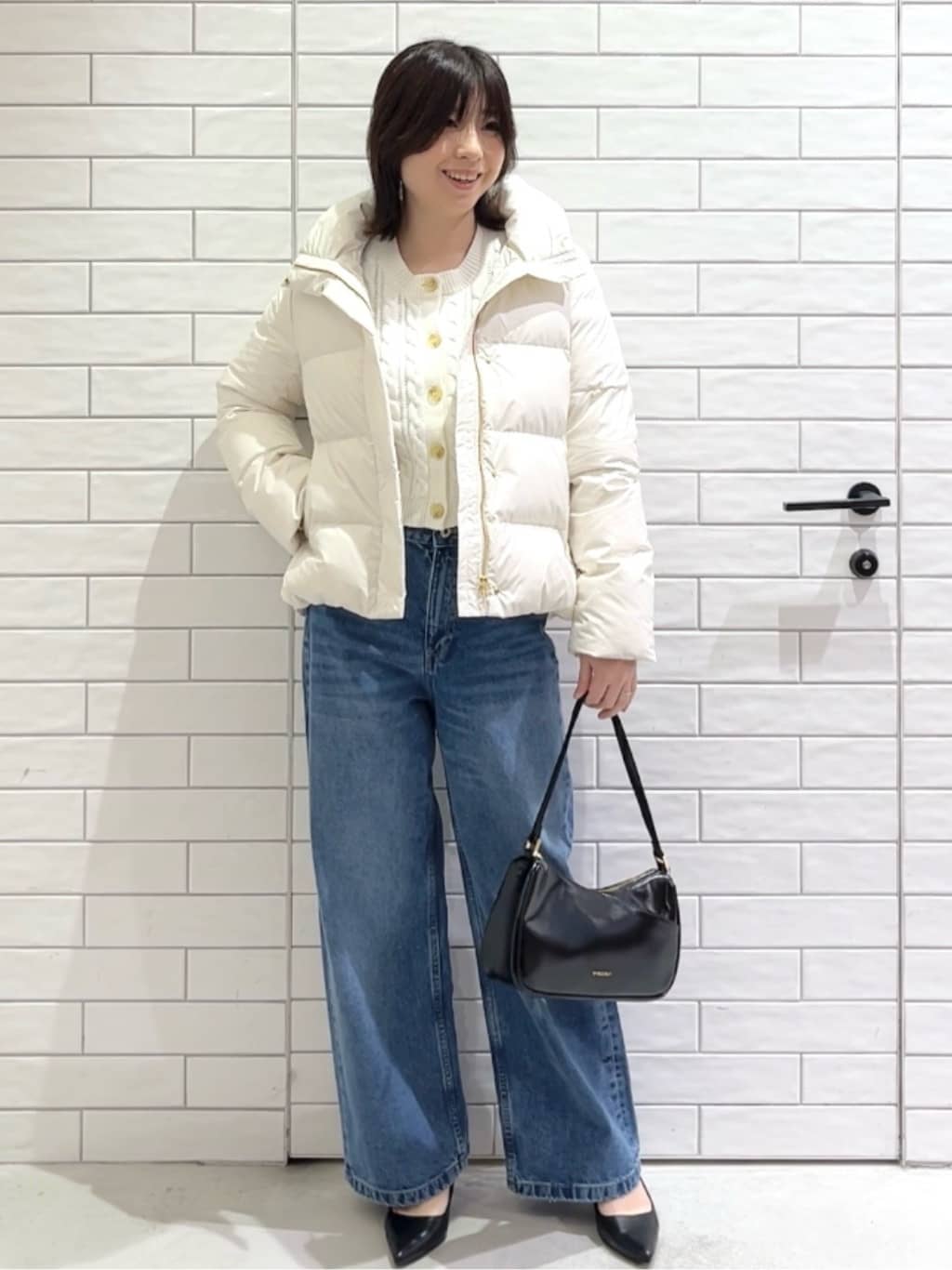 しおりさんの「OPAQUE.CLIP｜撥水ショートダウン【防風／抗菌防臭／洗濯機洗い可】《SS～LL》」を使ったコーディネート