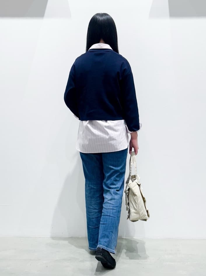 seinaさんの「grove｜羽織としても大活躍！驚きの伸びを備えたコットンナイロンストレッチシャツ」を使ったコーディネート