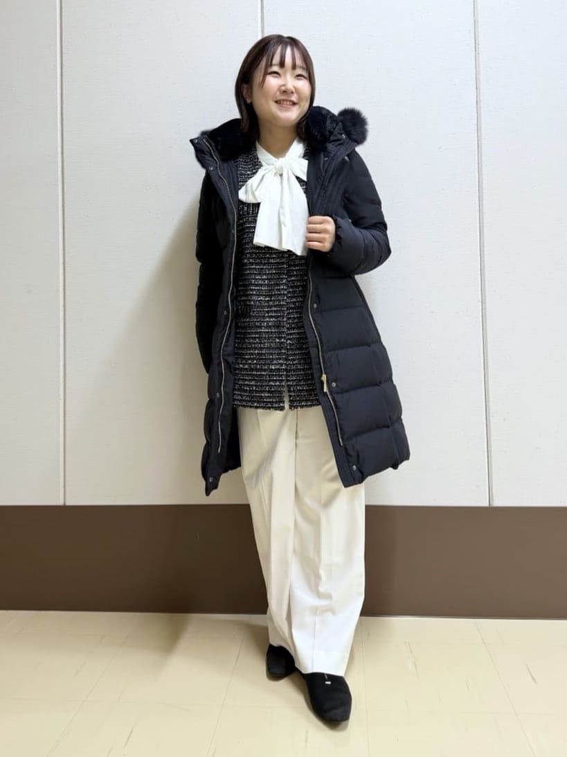 Rikoさんの「INDIVI｜【名品／撥水／抗菌防臭】ロング丈リサイクルダウンコート」を使ったコーディネート