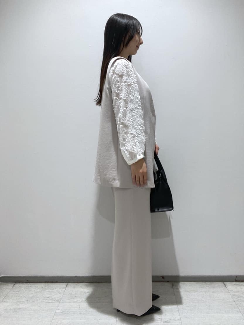 meiさんの「INDIVI｜【洗える／UVケア／SETUP可】着る日傘ワイドパンツ」を使ったコーディネート