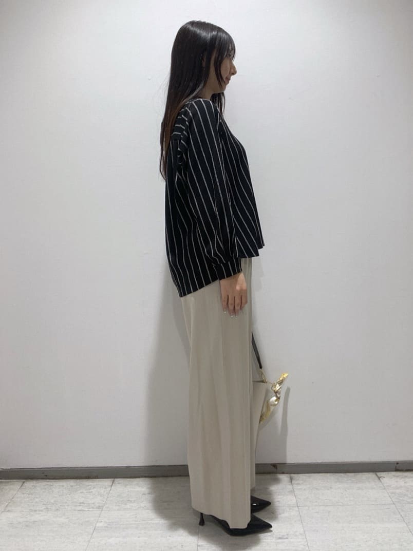 meiさんの「INDIVI｜【ハンドル2WAY／A4収納】スカーフハンドル バケツバッグ」を使ったコーディネート