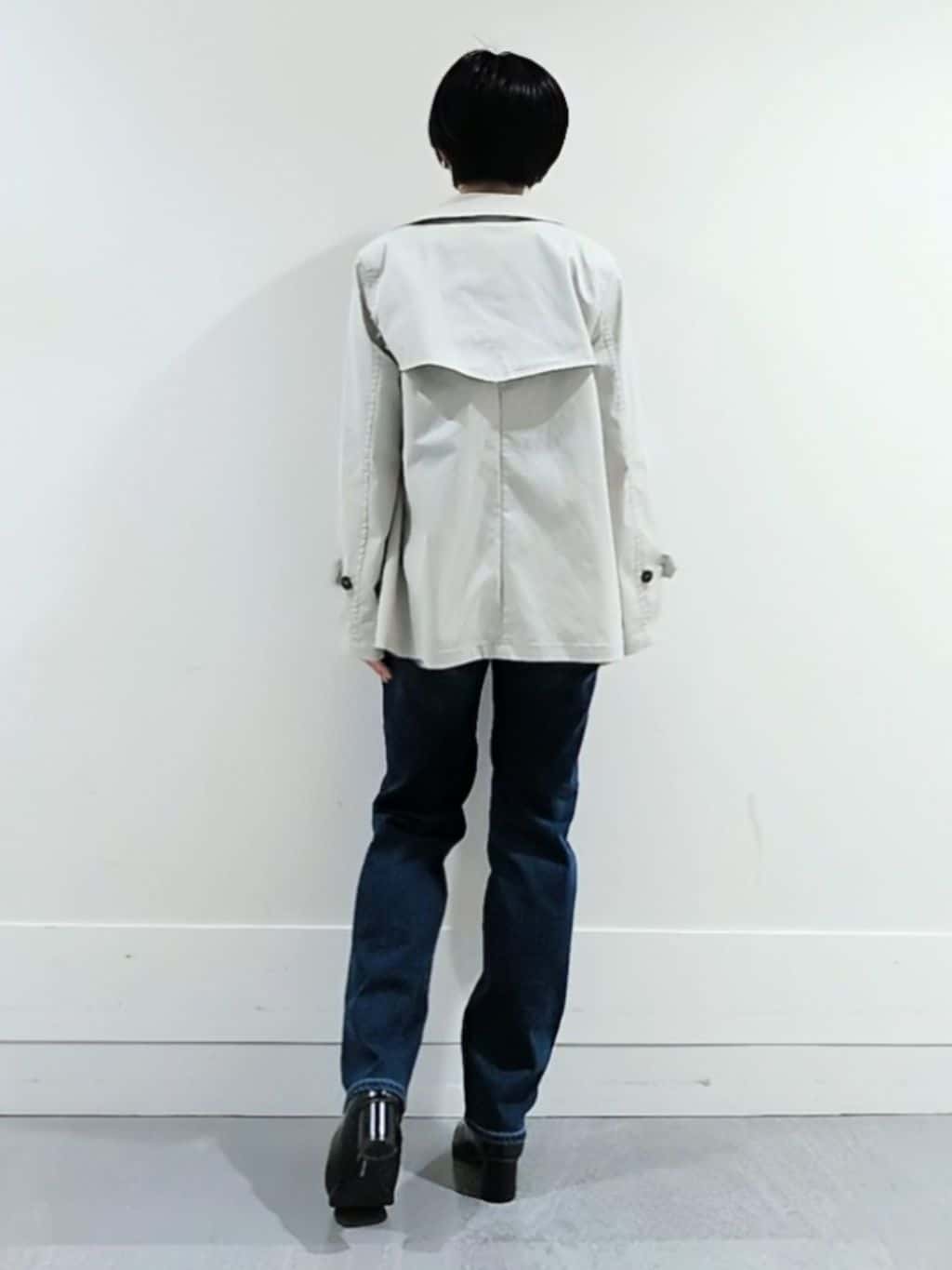 ミズタさんの「UNTITLED｜【定番人気/はっ水/洗える】タスランショートトレンチコート」を使ったコーディネート
