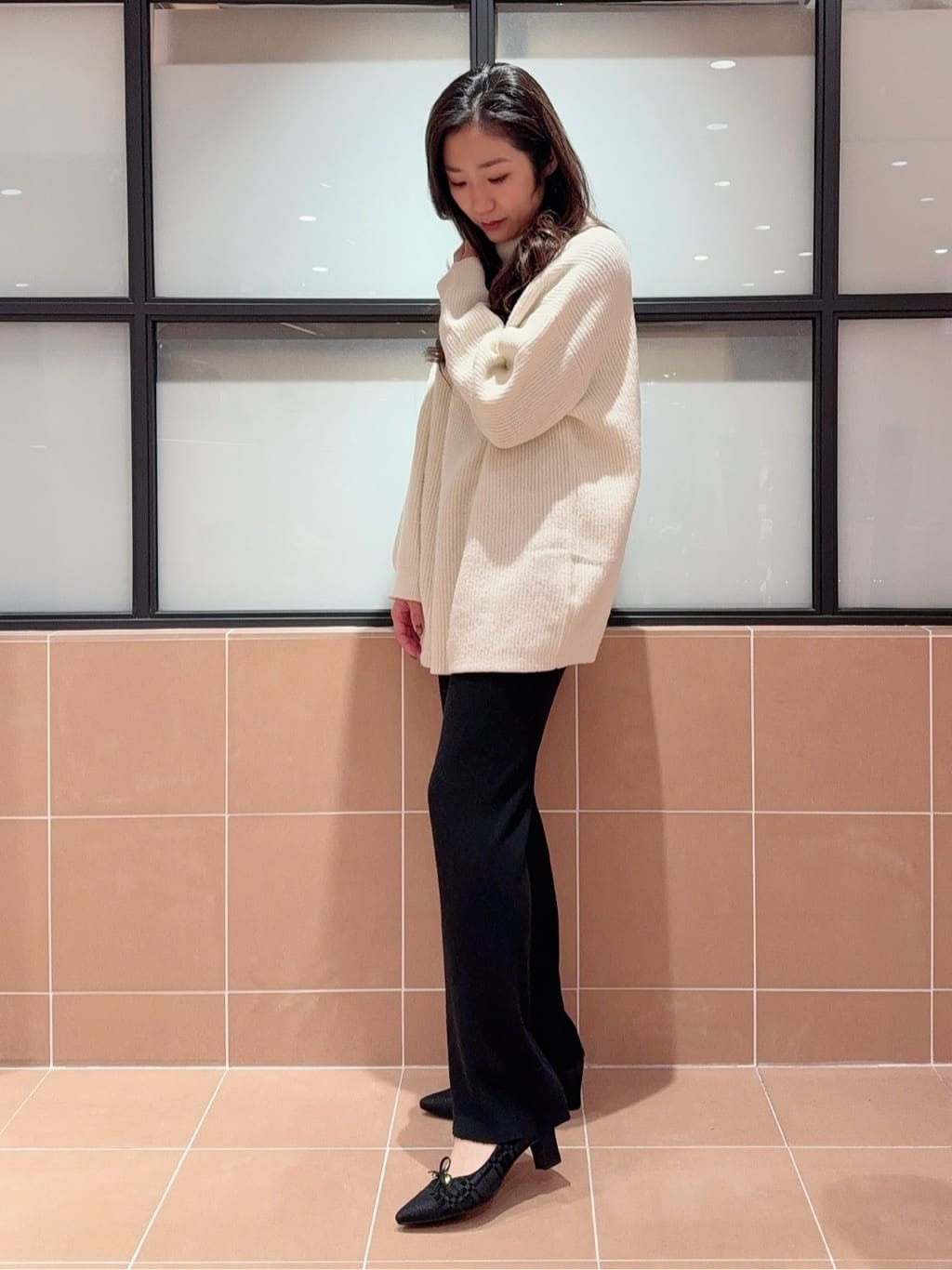 kaoriさんの「ESPERANZA｜ビジューリボンポインテッドパンプス」を使ったコーディネート