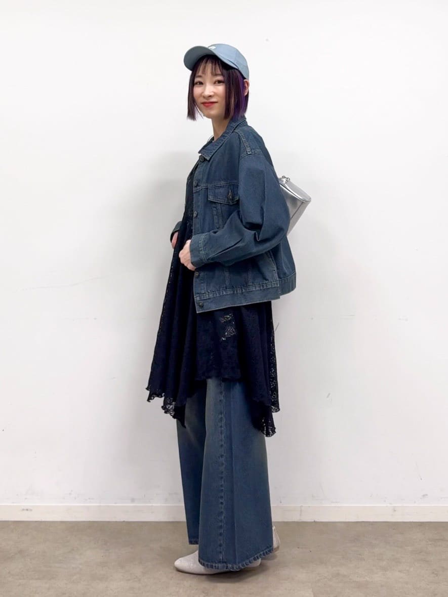 𝐜𝐡𝐢𝐤𝐚さんの「SHOO･LA･RUE｜【SHOO・LA・RUE DENIM】羽織るだけでこなれる　オーバーサイズデニムジャケット」を使ったコーディネート