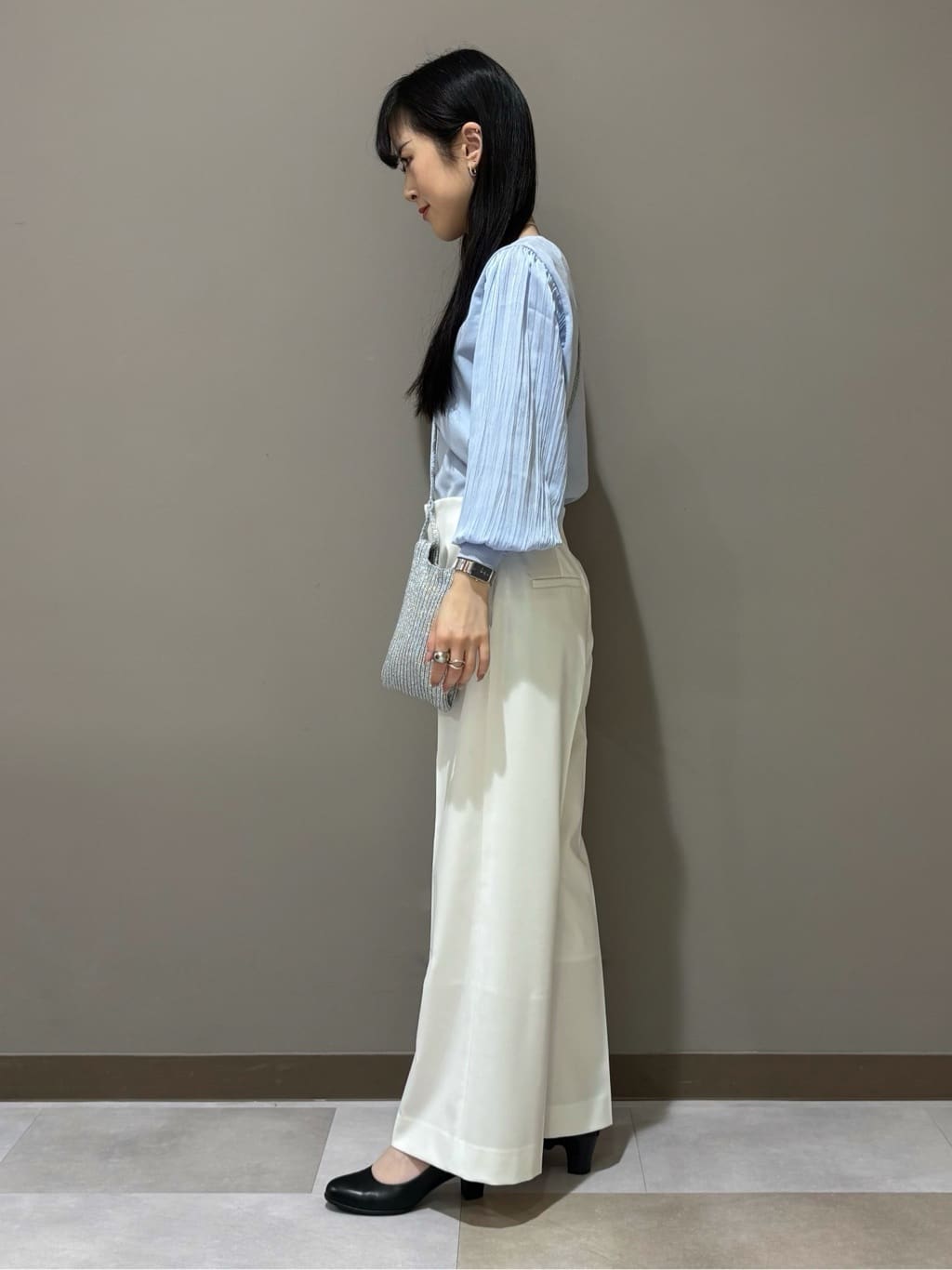 KEIKOさんの「INDIVI｜【花粉付着防止／撥水／UVケア】名品トレンチコート」を使ったコーディネート
