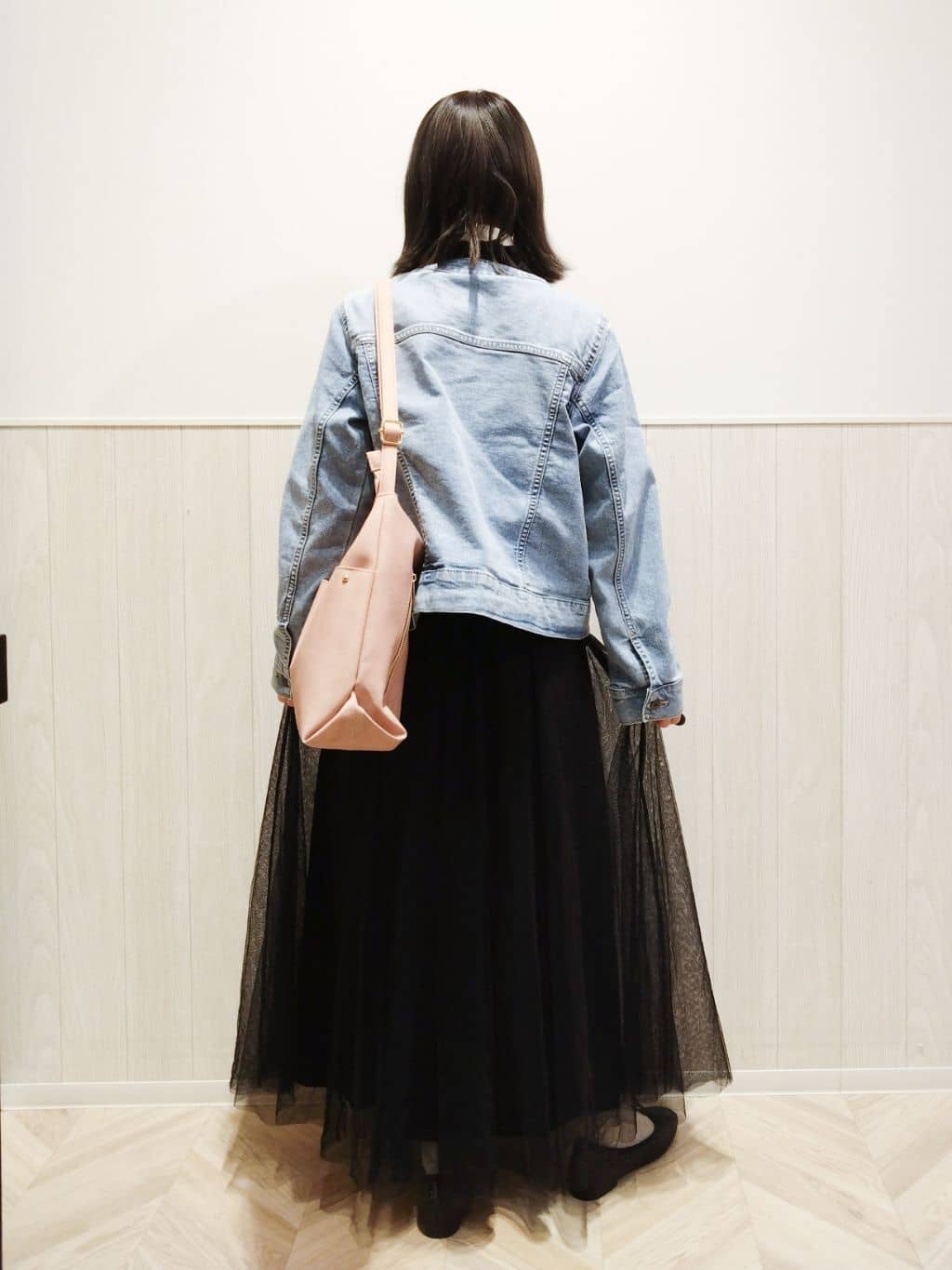 Suzuさんの「SHOO･LA･RUE｜【洗濯機可】上品で華やか スタンドフリルブラウス」を使ったコーディネート