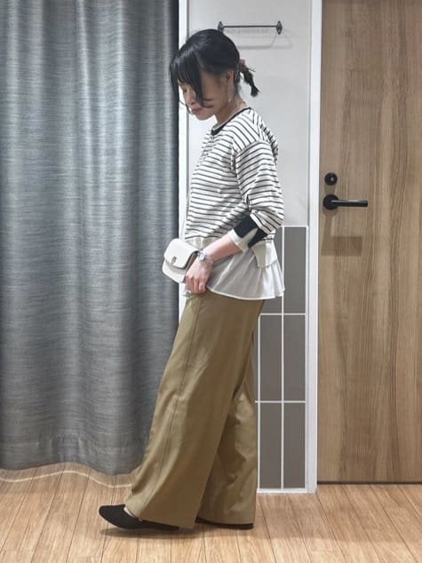 よっしーさんの「grove｜【洗える/お仕事にも】ウエストすっきりベルト付ワイドパンツ」を使ったコーディネート