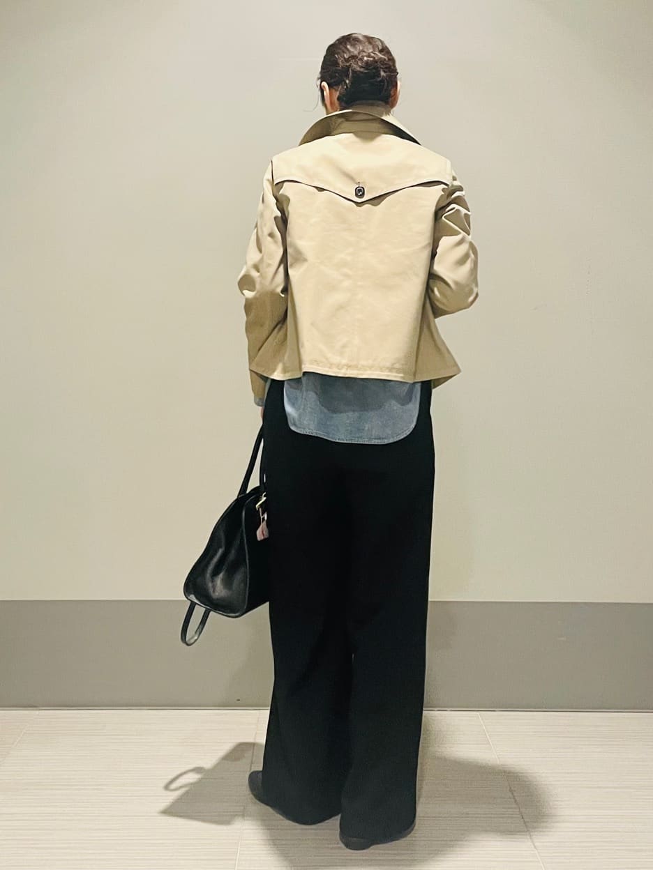 Annさんの「DRESSTERIOR｜【ウォッシャブル/撥水素材】Aラインショートトレンチジャケット」を使ったコーディネート