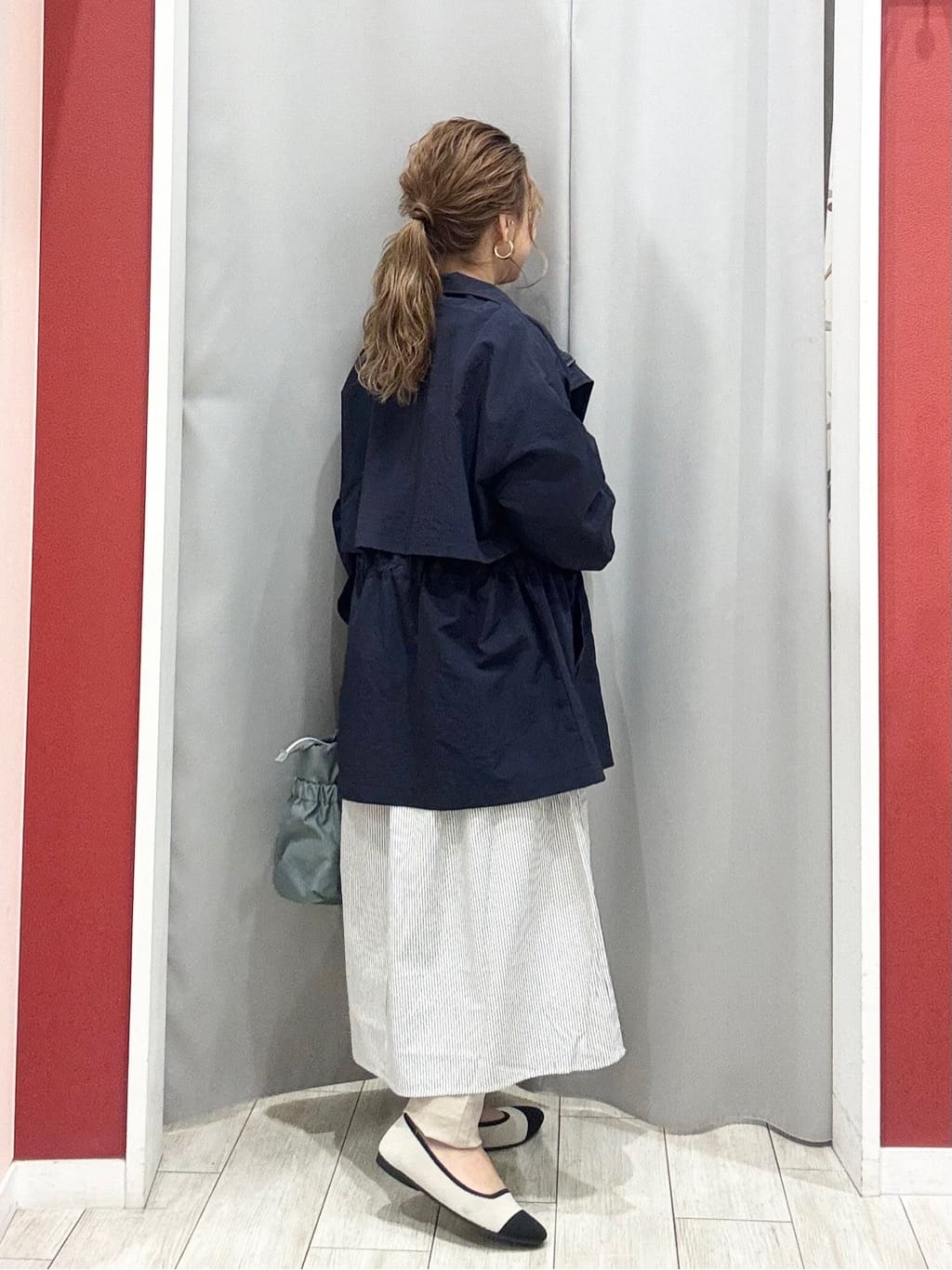 shioさんの「SHOO･LA･RUE｜【S-LL/体型カバー】ストライプが爽やか　ベストドッキングシャツワンピース」を使ったコーディネート