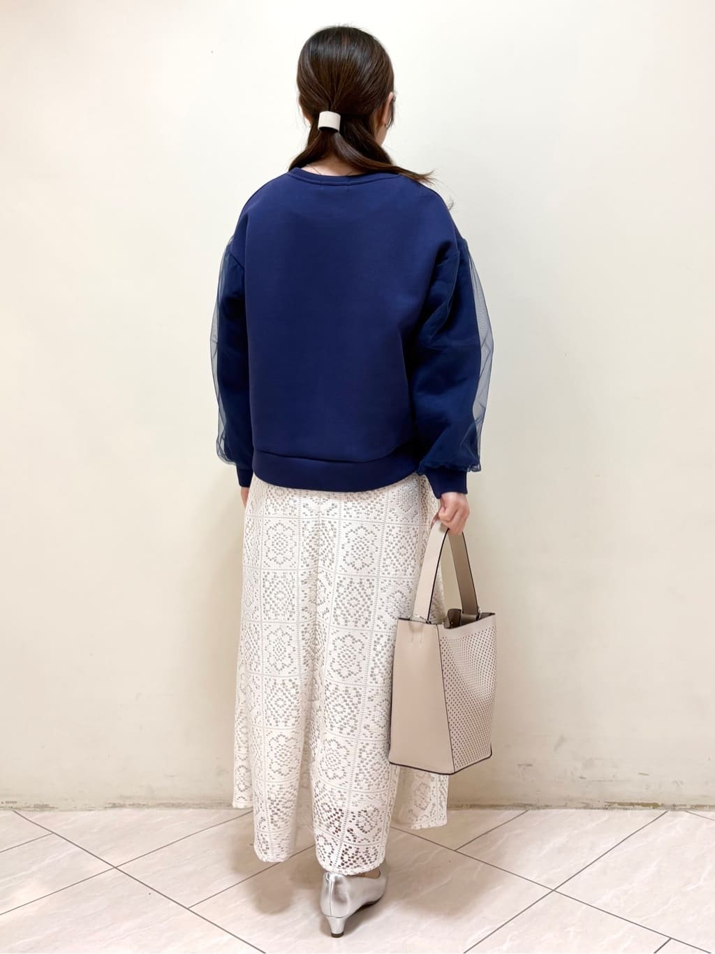 mikiさんの「Reflect｜チュールレイヤードスリーブプルオーバー」を使ったコーディネート