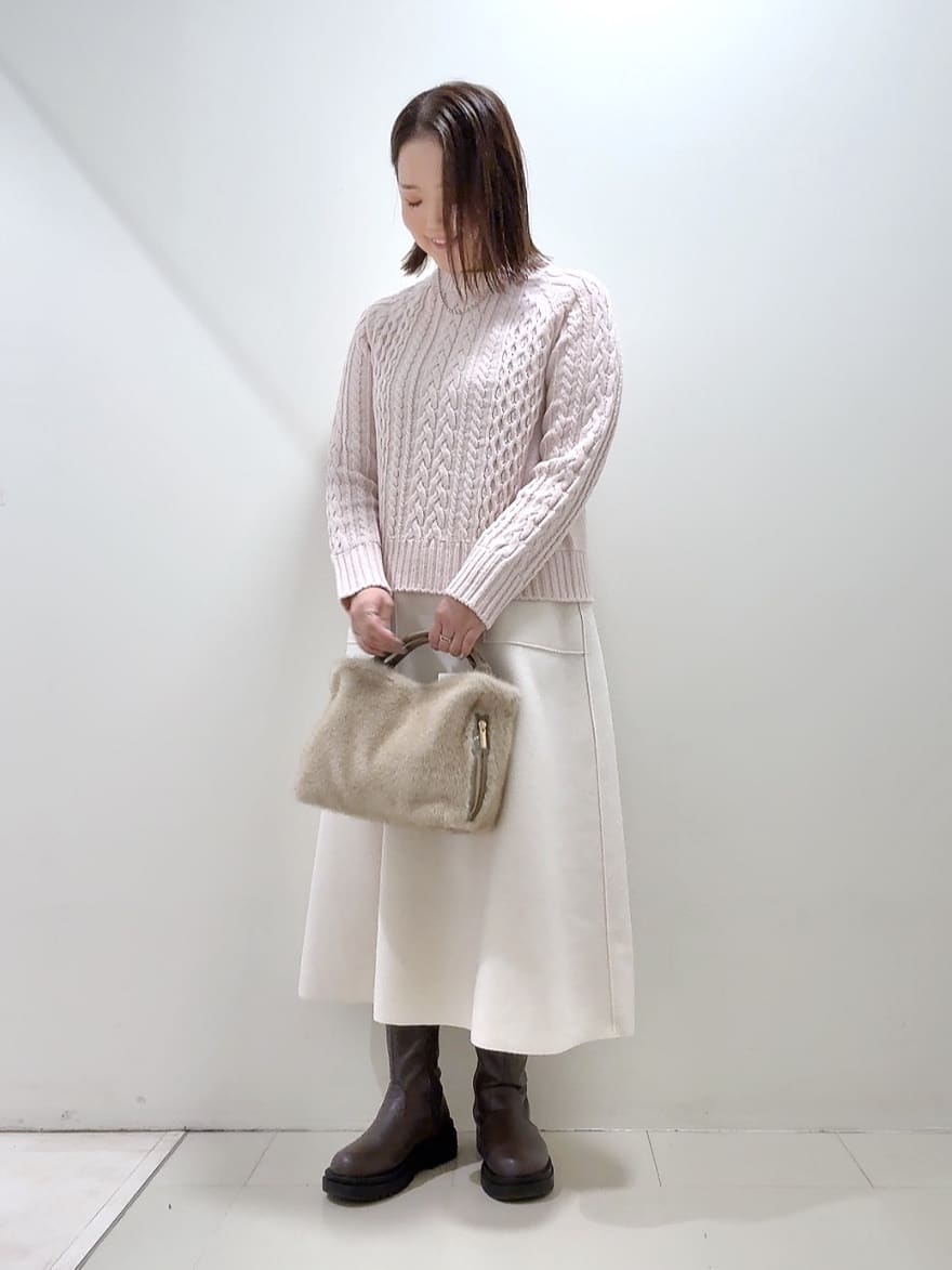 YUIさんの「UNTITLED｜【はっ水機能/フード取り外し可】ミディダウンコート」を使ったコーディネート