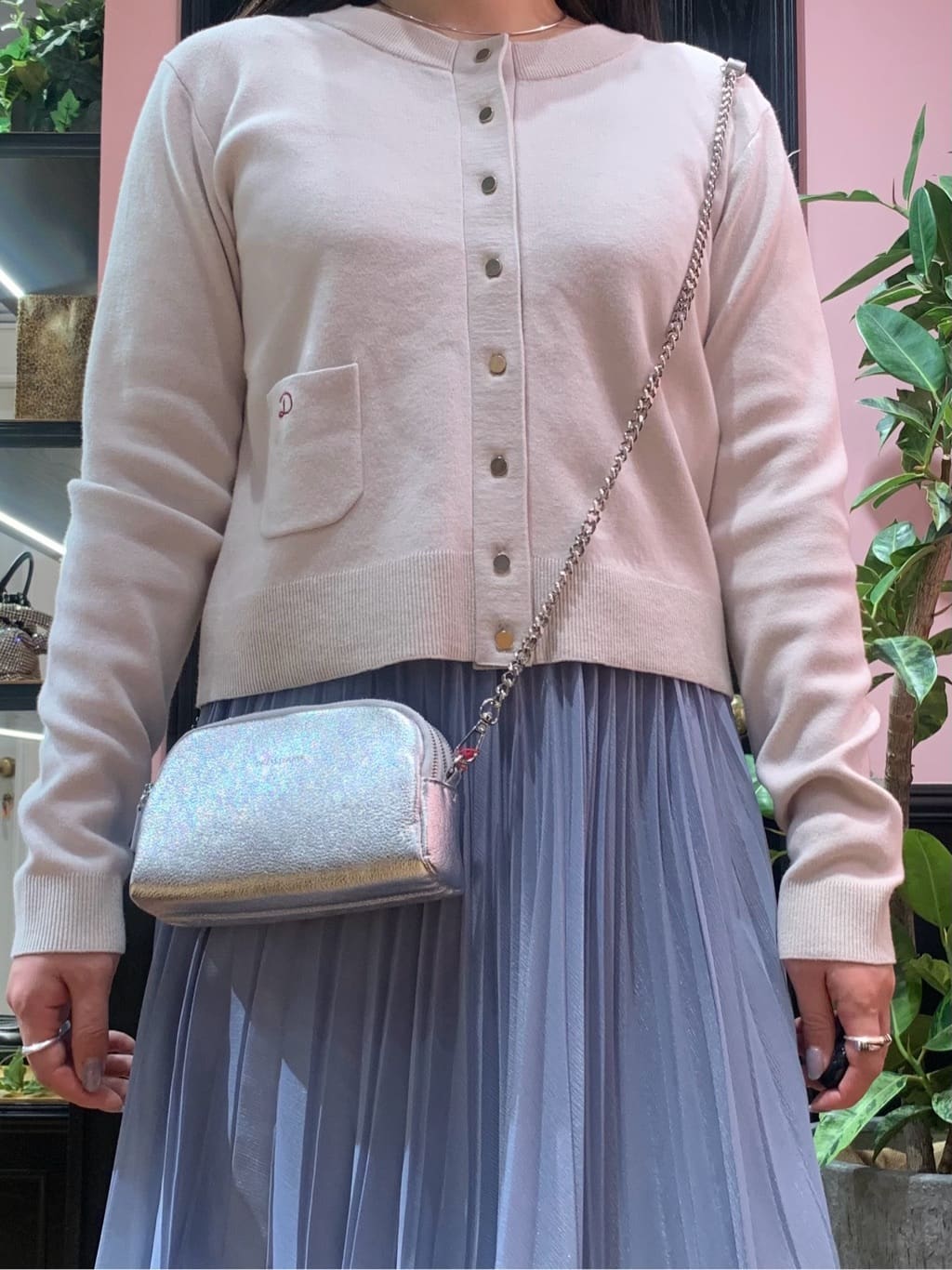 SAKAIさんの「DRESSTERIOR｜◆ウォッシャブルコットンカシミヤカーディガン」を使ったコーディネート