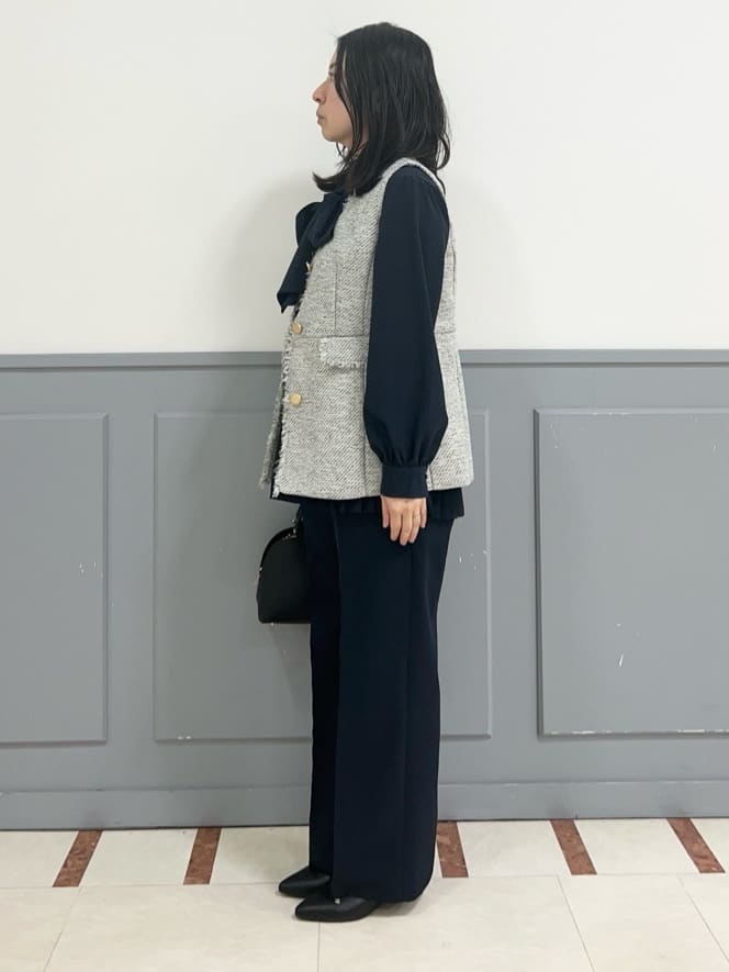 yuuさんの「grove｜【マシンウォッシュ/防シワ/UVカット】裾プリーツ取り外しボウタイブラウス」を使ったコーディネート