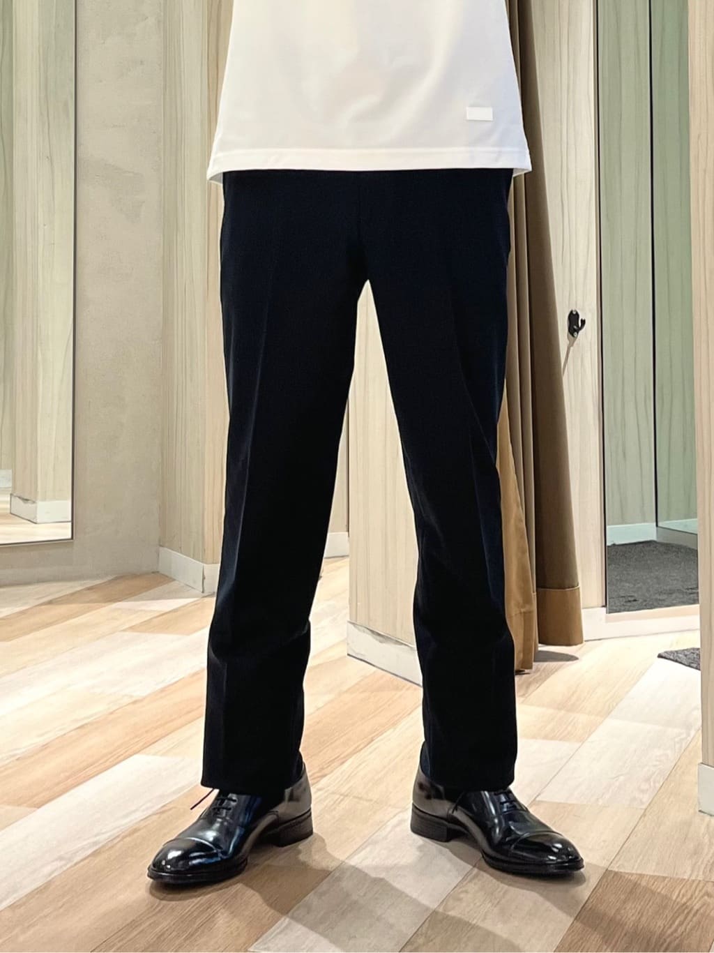 URAさんの「TAKEO KIKUCHI｜撥水ツイル スタンドカラー コート」を使ったコーディネート