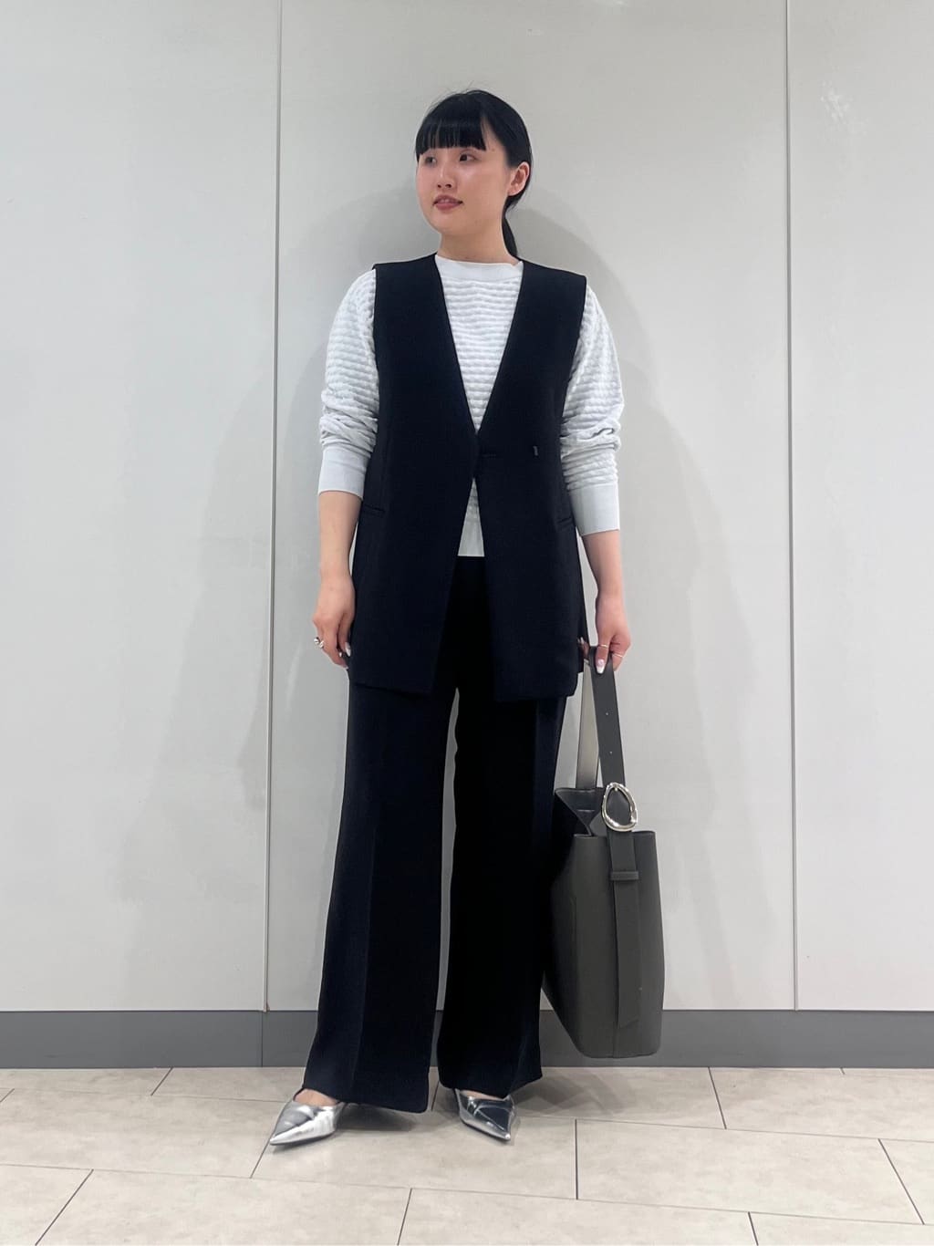 hasuさんの「INDIVI｜【洗える／多機能／SETUP可】着る日傘ジレジャケット」を使ったコーディネート