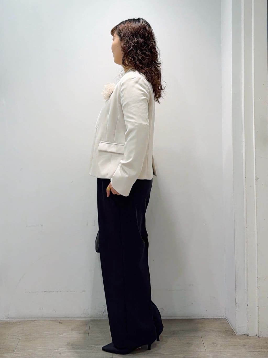 sumicaさんの「OPAQUE.CLIP｜《通勤／セットアップ対応》 パイピングVネックジャケット【洗濯機OK】」を使ったコーディネート