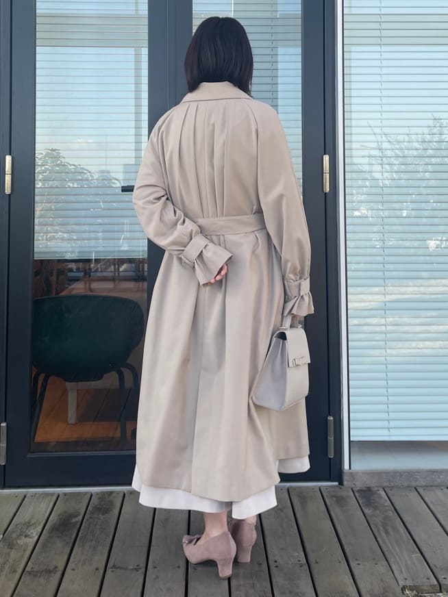 abeさんの「Couture brooch｜【ハレの日・通勤】レース袖タックフレアワンピース」を使ったコーディネート