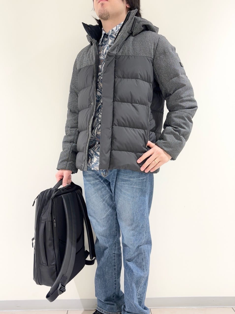 及川さんの「TAKEO KIKUCHI｜カラーコンビ ダウンブルゾン」を使ったコーディネート