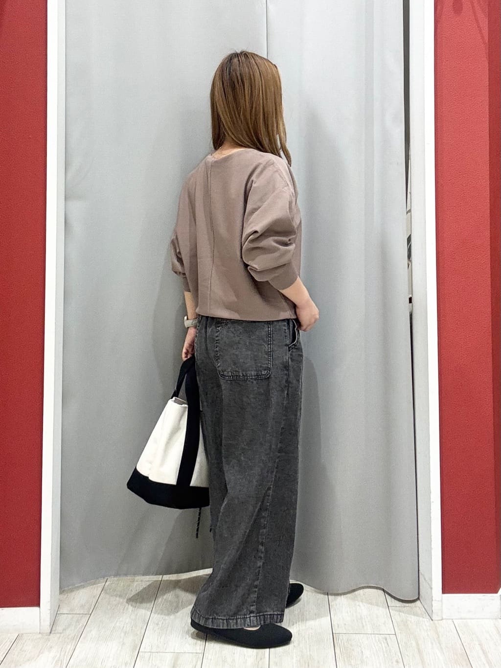 shioさんの「SHOO･LA･RUE｜配色キャンバストートバッグ」を使ったコーディネート