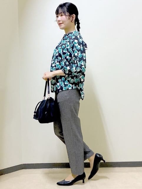  beni_gingerさんの「Reflect｜【チェーン長さ調節可】リーフパーツ&times;淡水パールネックレス」を使ったコーディネート