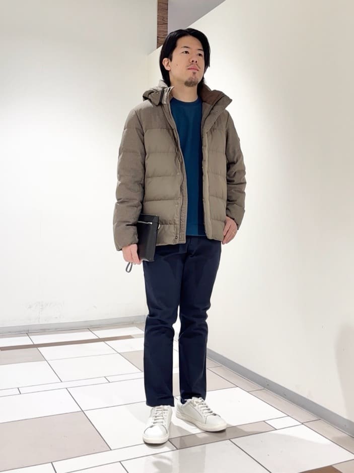 及川さんの「TAKEO KIKUCHI｜カラーコンビ ダウンブルゾン」を使ったコーディネート