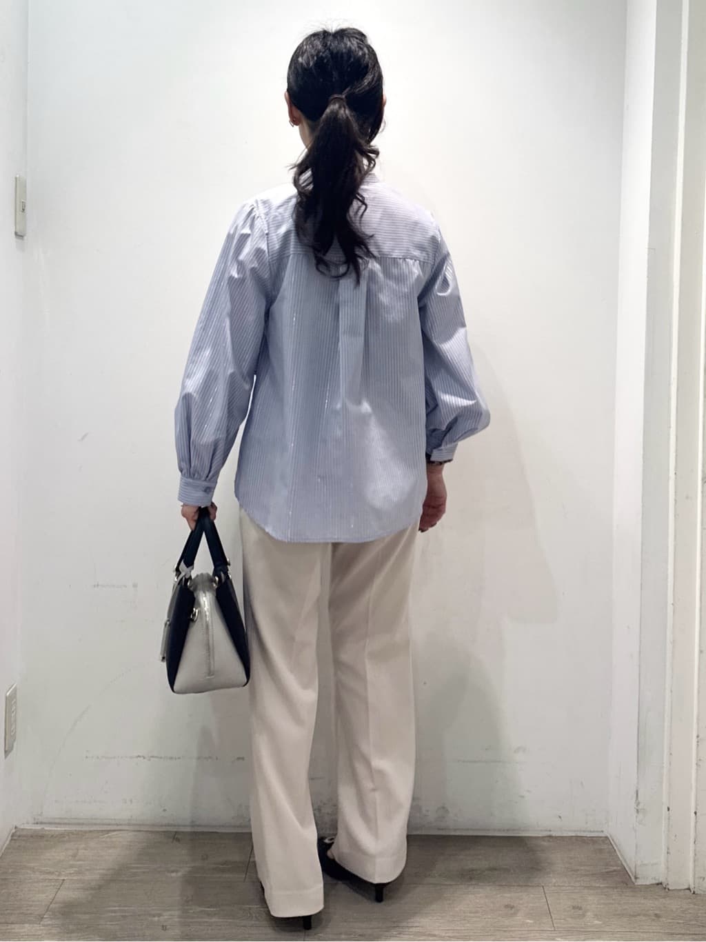 yuicciさんの「OPAQUE.CLIP｜フリルキーネックシャツ【洗濯機OK／イージーアイロン／防シワ】《XS～LL／7col》」を使ったコーディネート