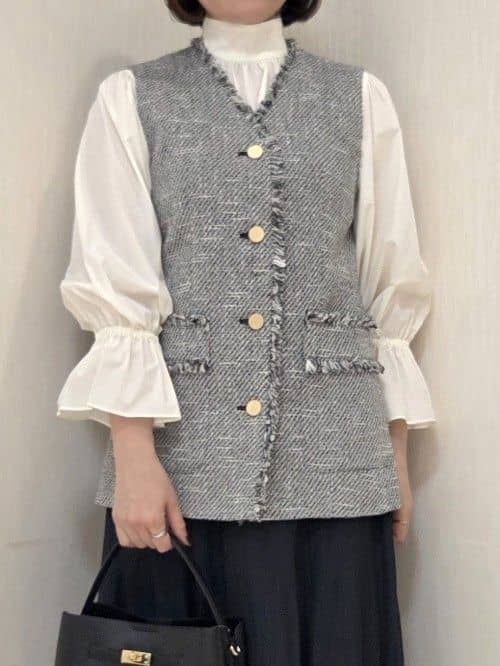 naokoさんの「UNTITLED｜【オンオフ使える】スラブツイード ジレ」を使ったコーディネート