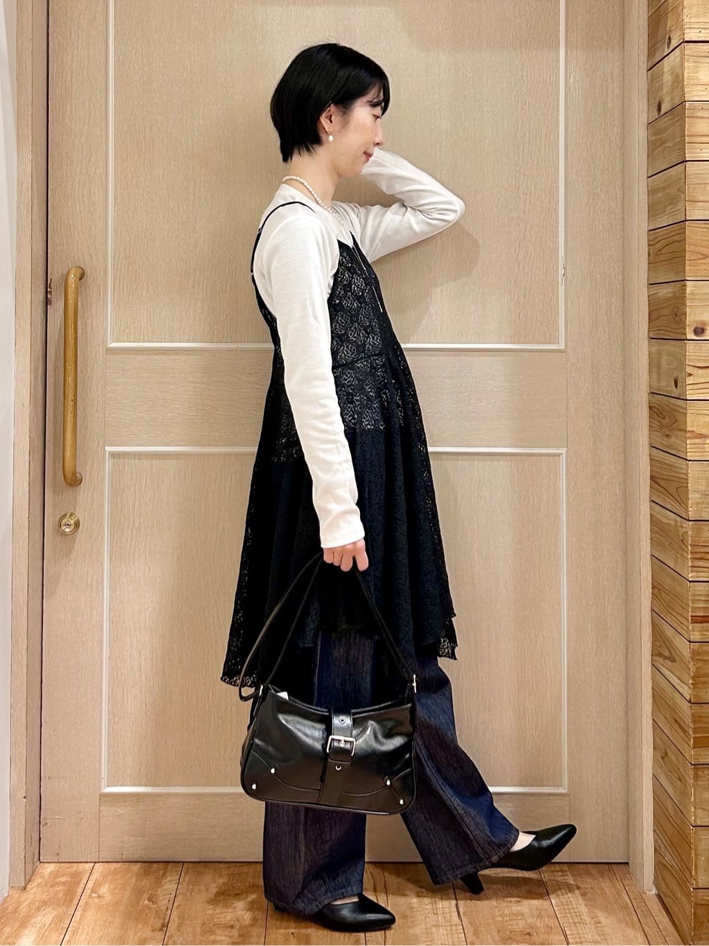 ちぐささんの「SHOO･LA･RUE｜【前後2WAYネック】レイヤードスタイルにおすすめ レースキャミチュニック」を使ったコーディネート