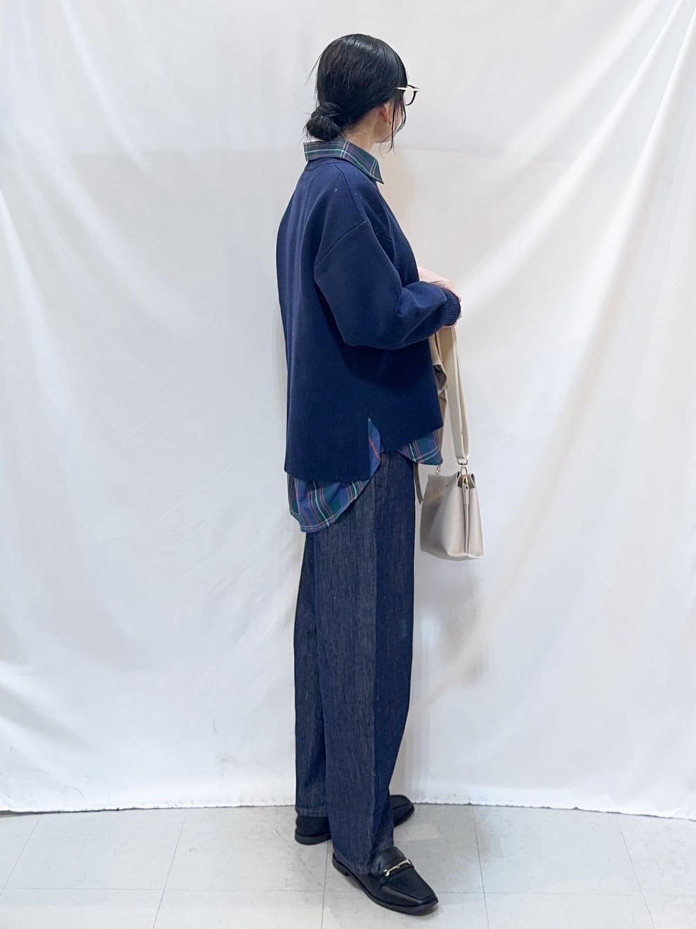 𝐇𝐢𝐫𝐨𝐦𝐢さんの「SHOO･LA･RUE｜【S-LL/洗濯機可/体型カバー】大人世代も取り入れやすい スウェットライクニット」を使ったコーディネート