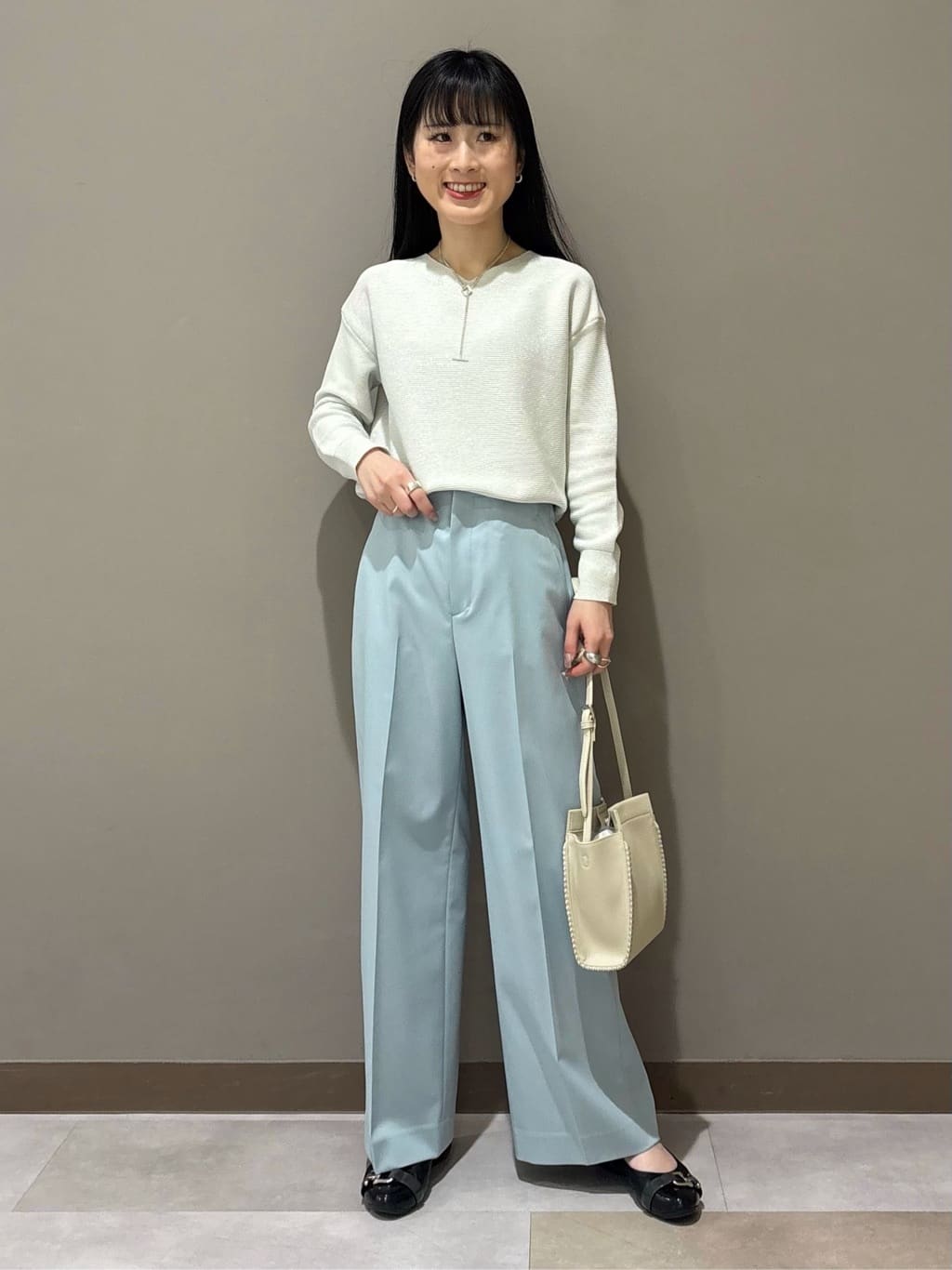 KEIKOさんの「INDIVI｜【名品／撥水／抗菌防臭】ショート丈リサイクルダウンコート」を使ったコーディネート