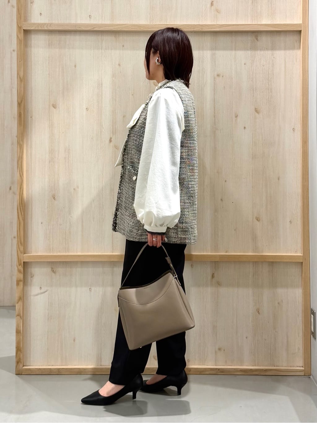 nanaさんの「THE SHOP TK｜【フォーマルにもカジュアルにも】ツイードジレ」を使ったコーディネート