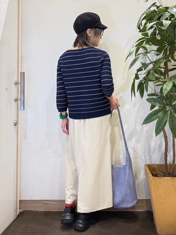 misakiさんの「SHOO･LA･RUE｜【高レビュー/洗濯機可/S-LL】さらっと着られる 8分袖Ⅴネックニット」を使ったコーディネート