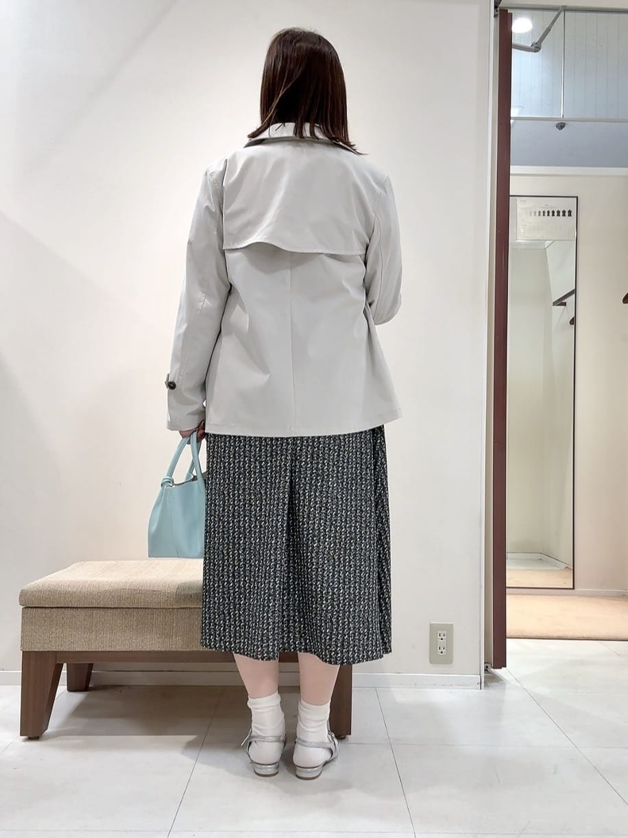 YUIさんの「UNTITLED｜【定番人気/はっ水/洗える】タスランショートトレンチコート」を使ったコーディネート