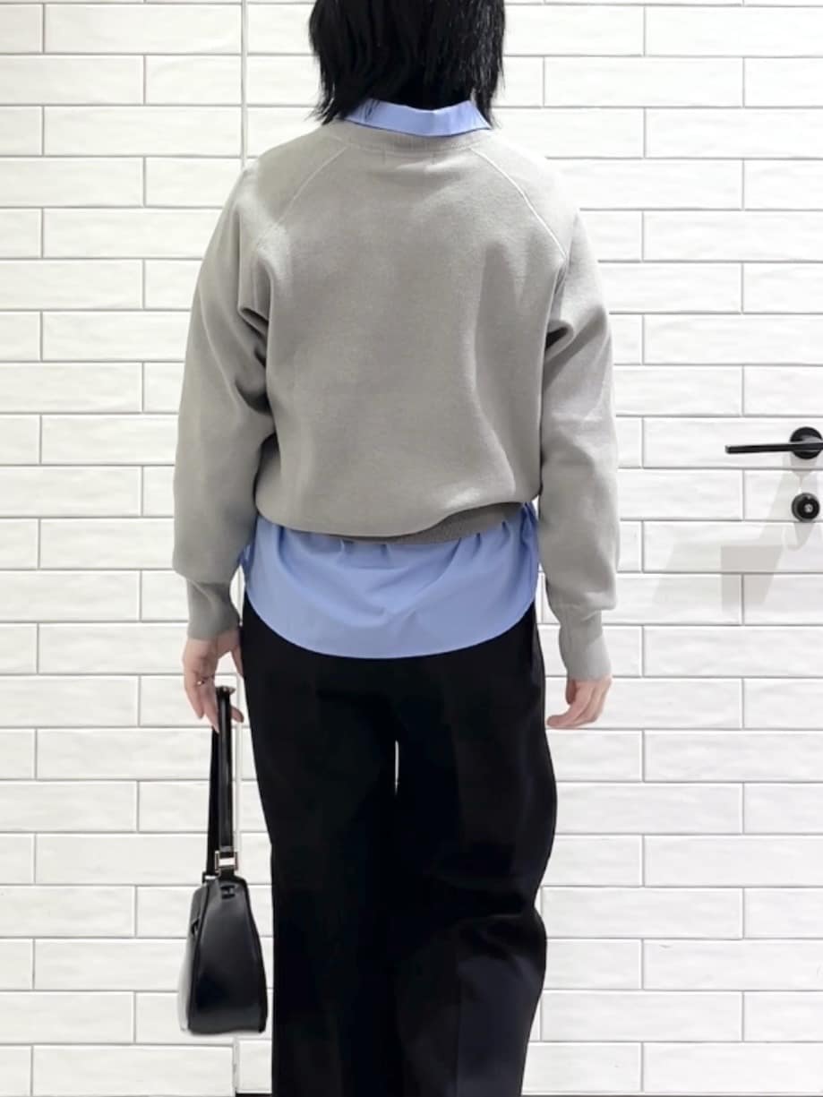 しおりさんの「OPAQUE.CLIP｜スウェットライクニット【洗濯機OK】」を使ったコーディネート