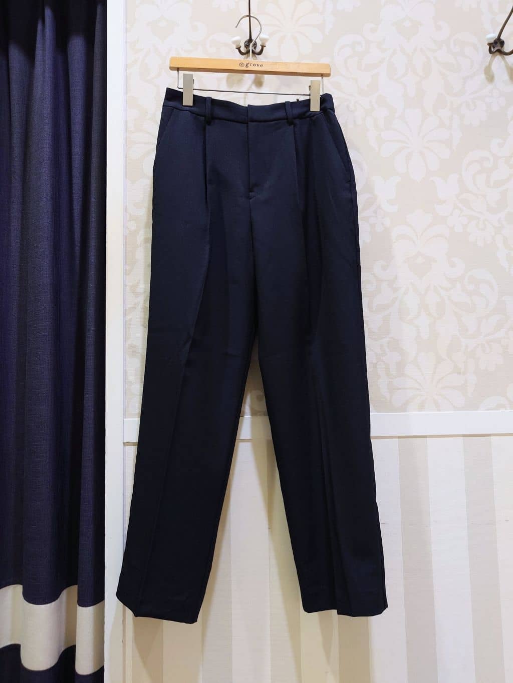 milkaさんの「grove｜【マシンウォッシュ/防シワ】袖ドッキングペプラムブラウス【着回しカセット】」を使ったコーディネート