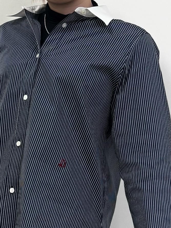 なかもとあきさんの「DRESSTERIOR｜◆【通勤/着映え/ウォッシャブル】オーバーシルエット クレリックシャツ」を使ったコーディネート