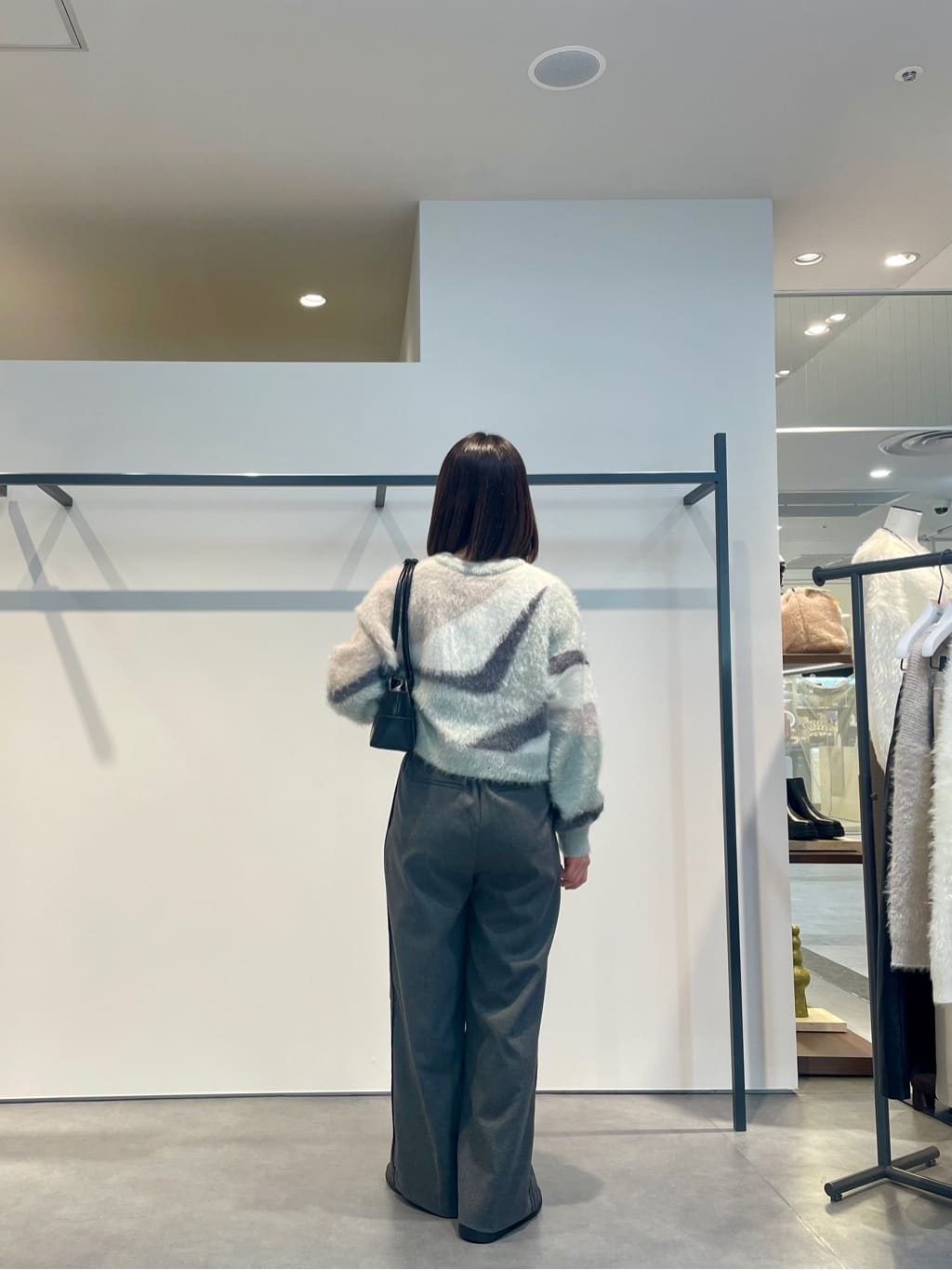 amiさんの「INDIVI｜◆Comfy SET UP｜イージーストレートスラックス【セットアップ対応／通勤／カセット服】」を使ったコーディネート