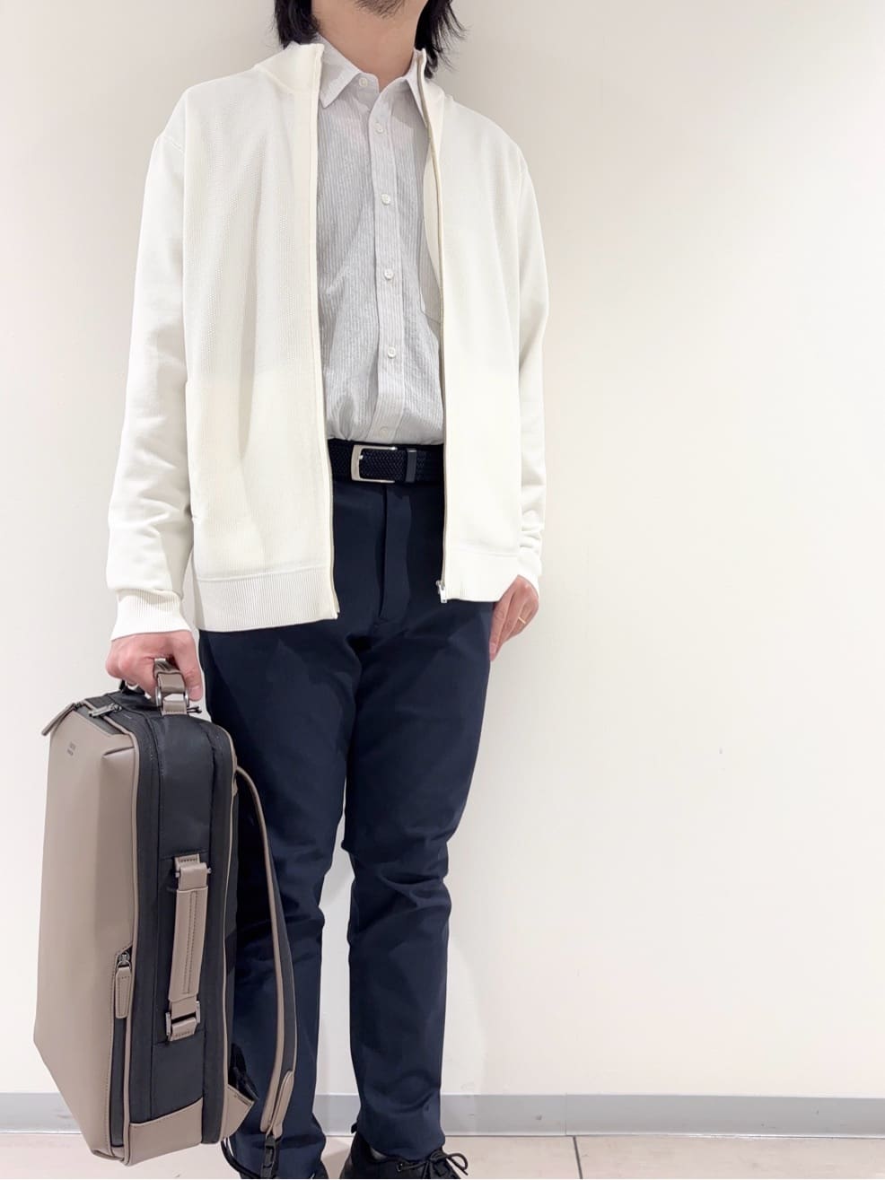 及川さんの「TAKEO KIKUCHI｜ジップアップ 鹿の子 ニット」を使ったコーディネート