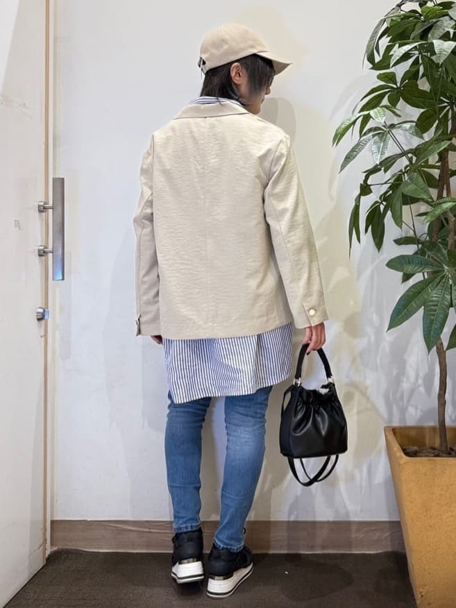 misakiさんの「SHOO･LA･RUE｜【S-LL/セットアップ可/イージーケア/UV】オンにもオフにも 軽やかシングルジャケット」を使ったコーディネート