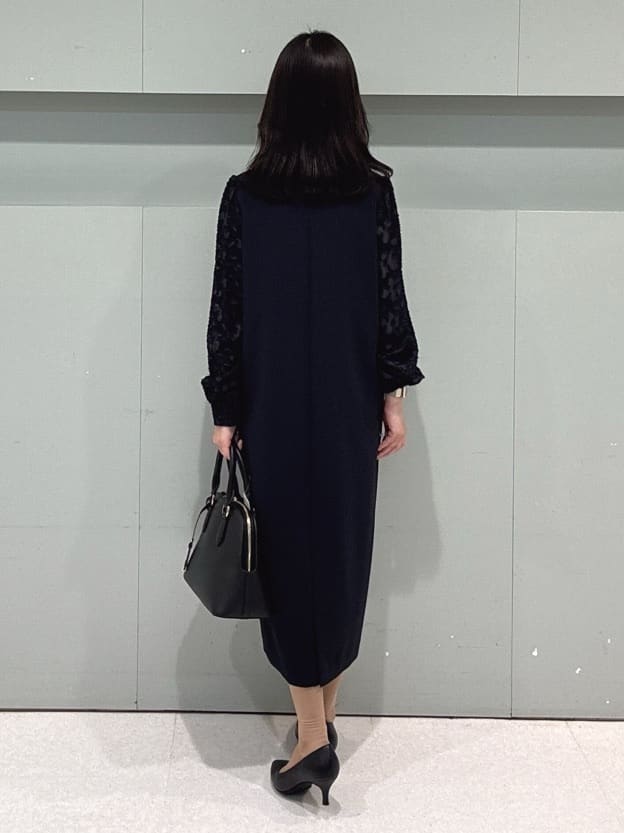 makiさんの「UNTITLED｜◆【お呼ばれドレス/洗える】カットジャカードスリーブ ワンピース」を使ったコーディネート