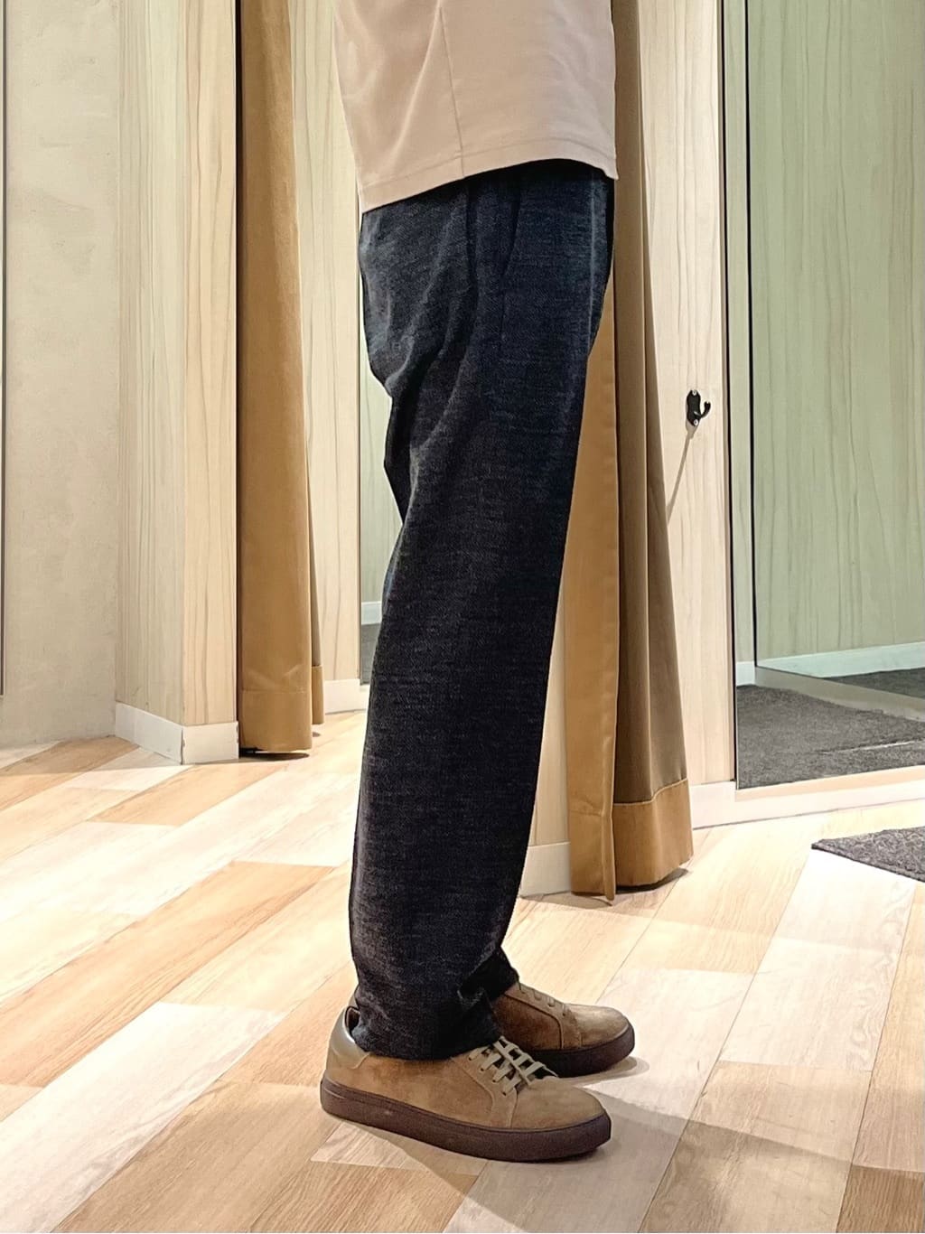 URAさんの「TAKEO KIKUCHI｜【ウールカシミヤブレンド】ビーバー調 スタンドカラー コート」を使ったコーディネート