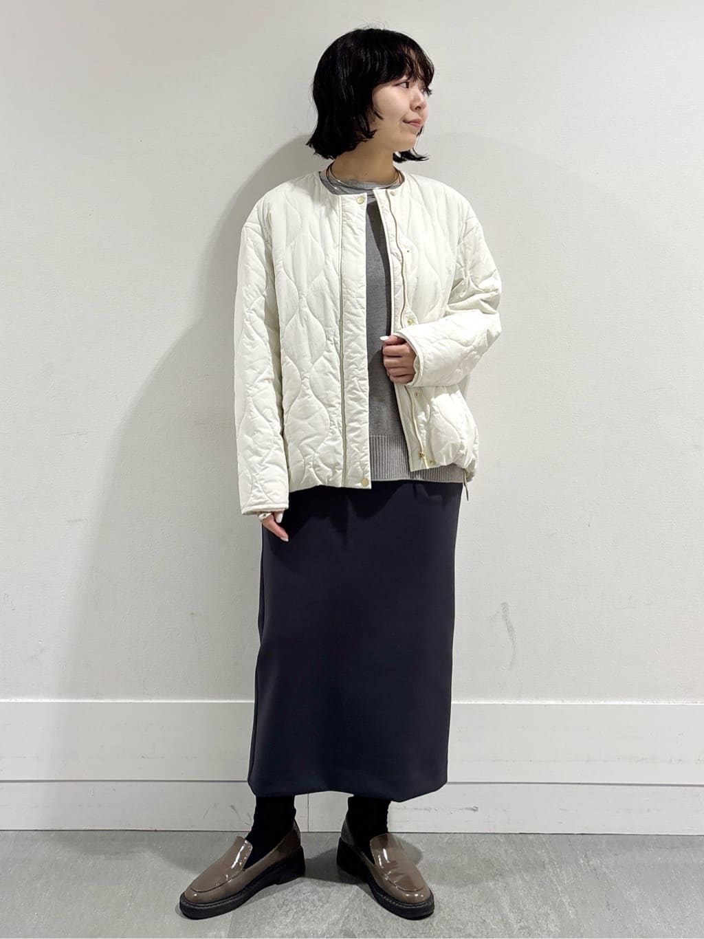 モエカさんの「UNTITLED｜【8色展開/体型カバー】魅せるタイムレスニット」を使ったコーディネート