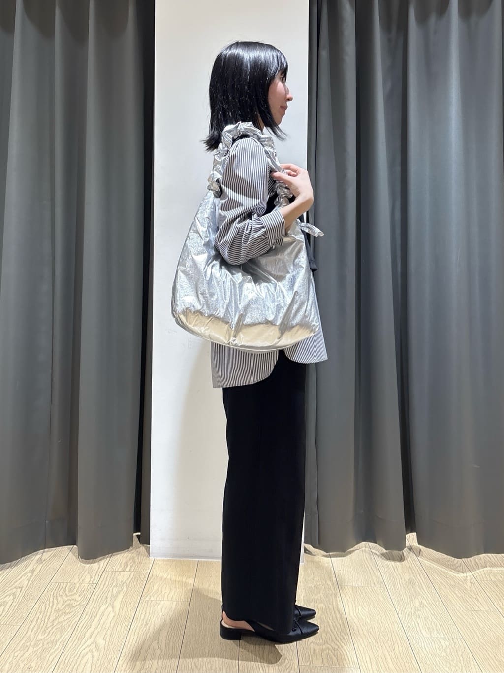 Yoshimiさんの「INDIVI｜【洗える／UVケア／SETUP可】着る日傘ワイドパンツ」を使ったコーディネート