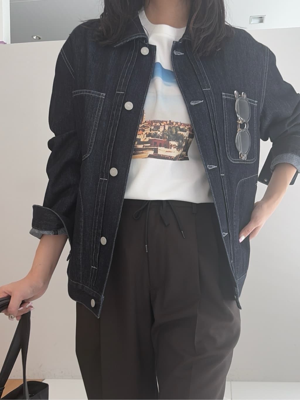Akutagawaさんの「TAKEO KIKUCHI｜マラケシュ フォト Tシャツ」を使ったコーディネート
