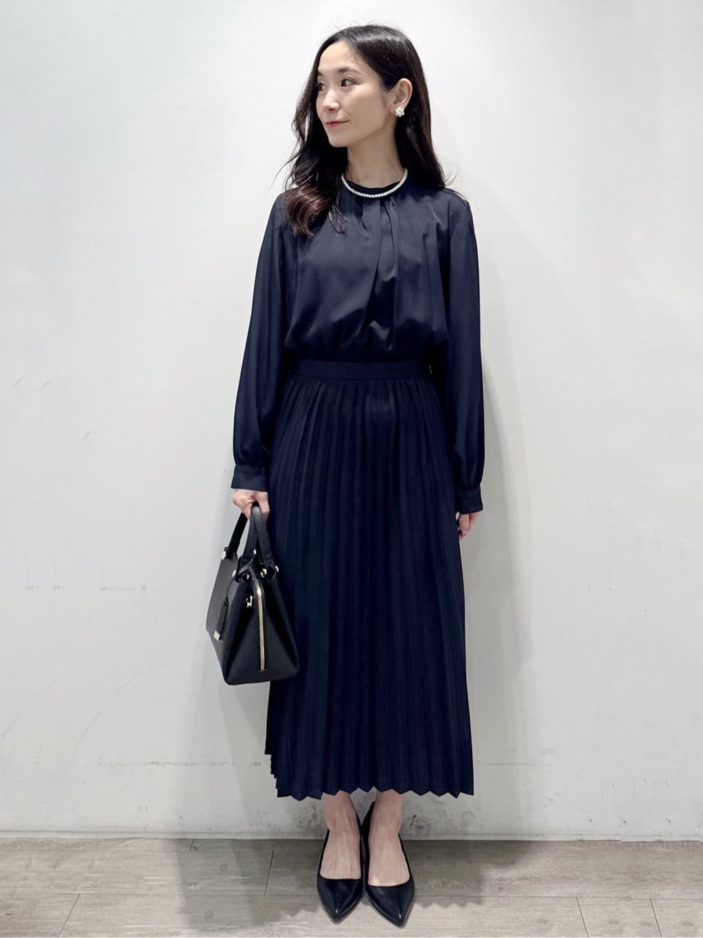 yuicciさんの「OPAQUE.CLIP｜《通勤対応》ジョーゼットプリーツワンピース【洗濯機OK】」を使ったコーディネート
