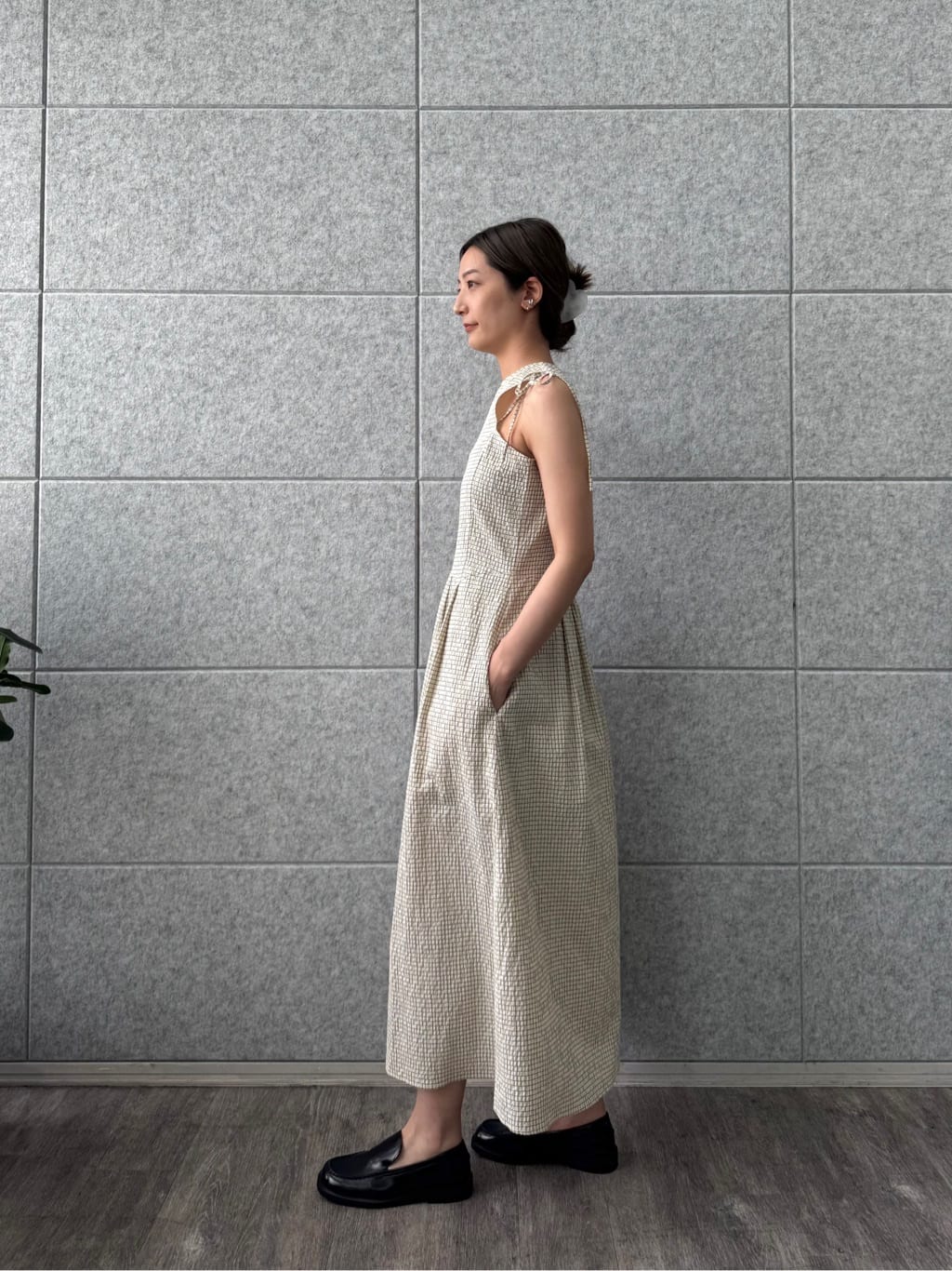 uchi__yamaさんの「CODE A｜shoulder ribbon dress」を使ったコーディネート